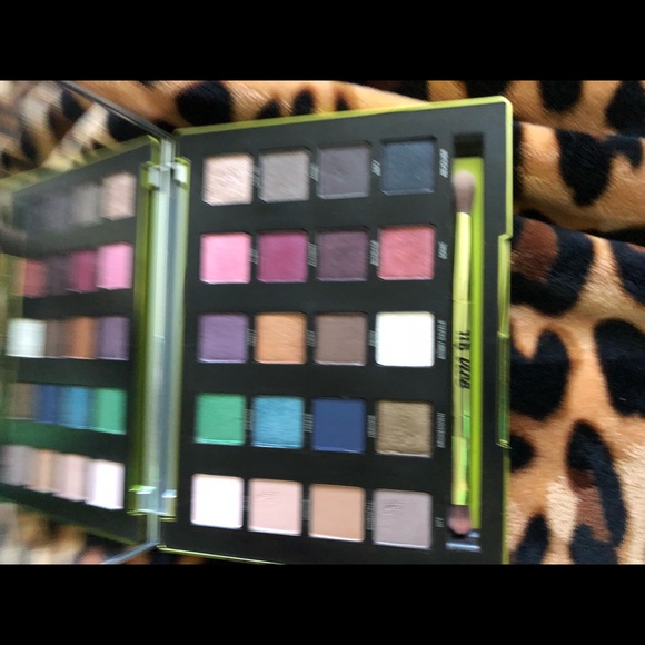 Urban Decay Vice Palette - Picture 3 of 4